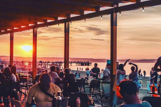 Na Fali Beach Bar